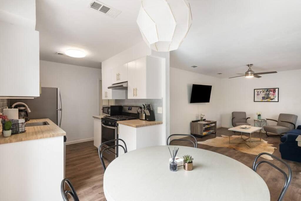 Charming 2 Bedroom Unit With Large Yard Austin Exterior foto