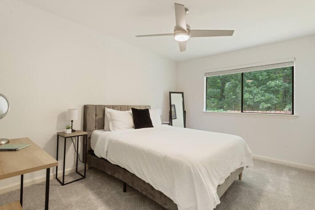 Charming 2 Bedroom Unit With Large Yard Austin Exterior foto